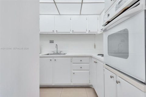 Copropriété à vendre à Miami Beach, Floride: 1 chambre, 89.37 m2 № 2432528 - photo 28