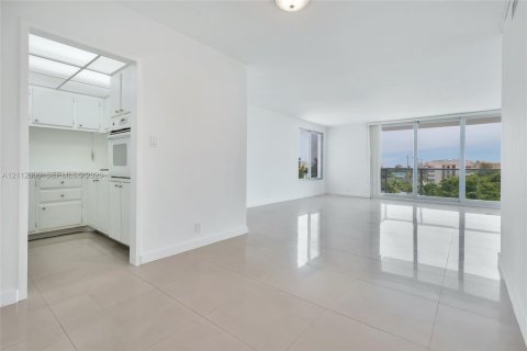 Copropriété à vendre à Miami Beach, Floride: 1 chambre, 89.37 m2 № 2432528 - photo 2
