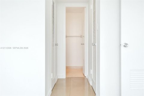 Copropriété à vendre à Miami Beach, Floride: 1 chambre, 89.37 m2 № 2432528 - photo 20