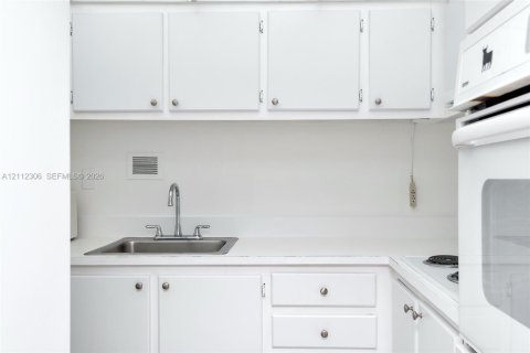 Copropriété à vendre à Miami Beach, Floride: 1 chambre, 89.37 m2 № 2432528 - photo 27