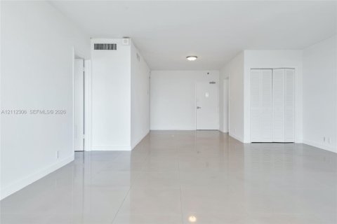 Copropriété à vendre à Miami Beach, Floride: 1 chambre, 89.37 m2 № 2432528 - photo 5