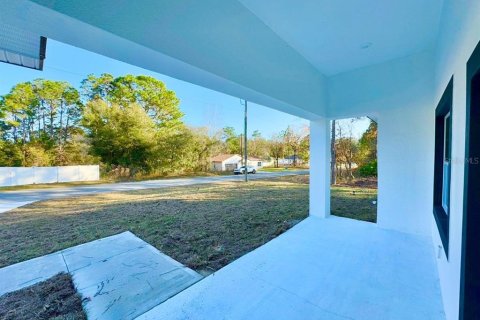 House in Citrus Springs, Florida 3 bedrooms, 142.05 sq.m. № 1535444 - photo 4