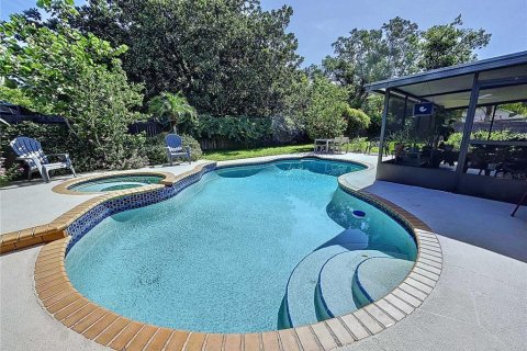 House in Tampa, Florida 4 bedrooms, 168.62 sq.m. № 1870473 - photo 2