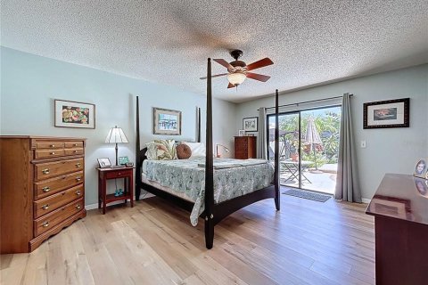 House in Tampa, Florida 4 bedrooms, 168.62 sq.m. № 1870473 - photo 7