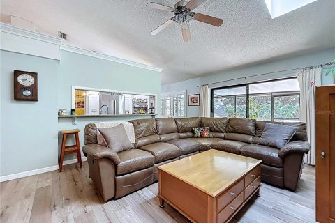 House in Tampa, Florida 4 bedrooms, 168.62 sq.m. № 1870473 - photo 27