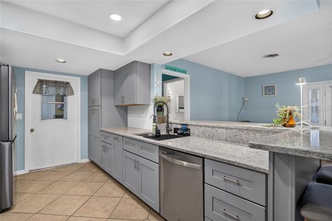 House in Venice, Florida 3 bedrooms, 147.16 sq.m. № 2151629 - photo 30
