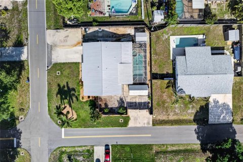 House in Venice, Florida 3 bedrooms, 147.16 sq.m. № 2151629 - photo 5