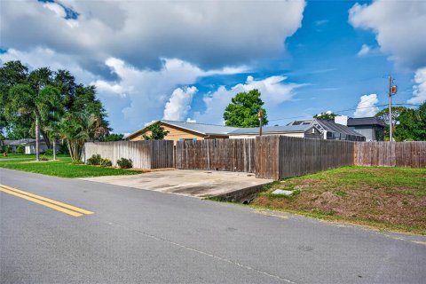 House in Venice, Florida 3 bedrooms, 147.16 sq.m. № 2151629 - photo 12