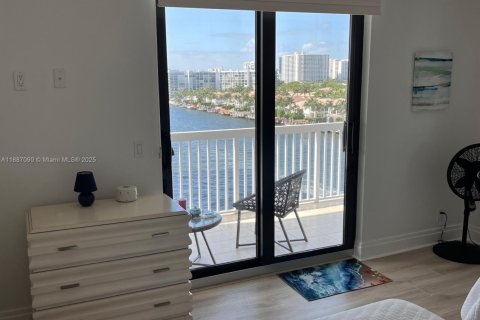 Condominio en venta en Hollywood, Florida, 2 dormitorios, 119.57 m2 № 1938798 - foto 9