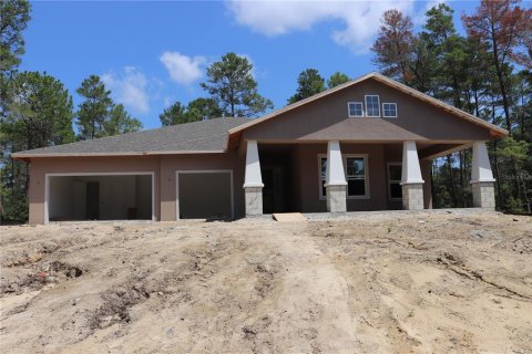 House in Beverly Hills, Florida 4 bedrooms, 266.26 sq.m. № 2212242