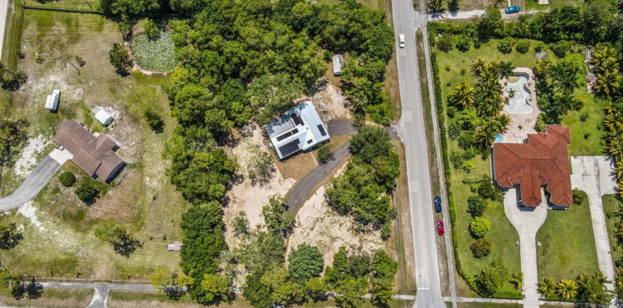 House in The Acreage, Florida 4 bedrooms, 172.43 sq.m. № 1224437