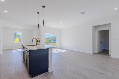 House in Palm Bay, Florida 3 bedrooms, 139.35 sq.m. № 1509920 - photo 8