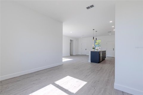 House in Palm Bay, Florida 3 bedrooms, 139.35 sq.m. № 1509920 - photo 9