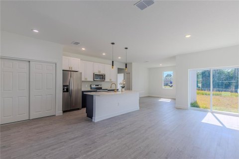 House in Palm Bay, Florida 3 bedrooms, 139.35 sq.m. № 1509920 - photo 3