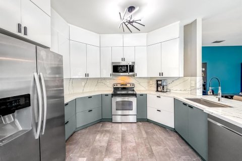 Villa ou maison à vendre à Boca Raton, Floride: 4 chambres, 248.23 m2 № 2394774 - photo 3
