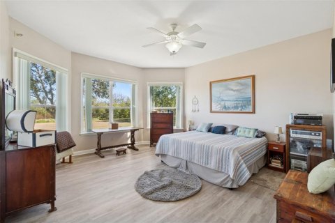 House in Lake Alfred, Florida 4 bedrooms, 248.61 sq.m. № 2217915 - photo 18