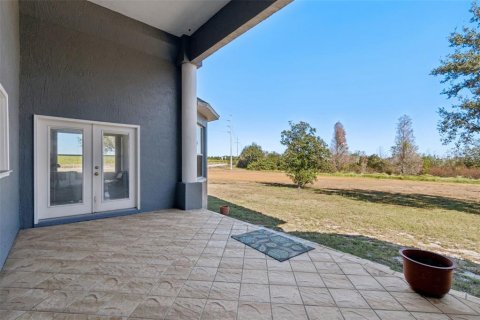 House in Lake Alfred, Florida 4 bedrooms, 248.61 sq.m. № 2217915 - photo 7