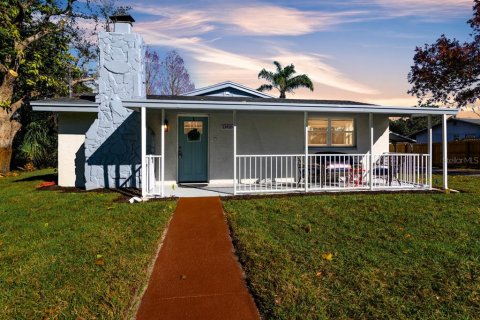 House in New Port Richey, Florida 3 bedrooms, 153.47 sq.m. № 2273060