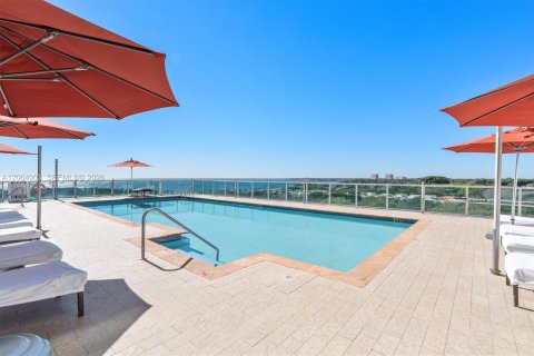 Condo in Miami, Florida, 1 bedroom  № 2279213 - photo 18