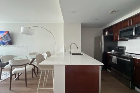Condo in Miami, Florida, 1 bedroom  № 2279213 - photo 10
