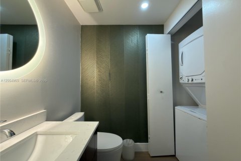 Condo in Miami, Florida, 1 bedroom  № 2279213 - photo 19