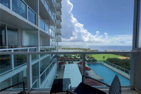 Condo in Miami, Florida, 1 bedroom  № 2279213 - photo 5