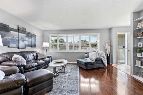 Villa ou maison à vendre à Palm Harbor, Floride: 2 chambres, 137.68 m2 № 2399419 - photo 6