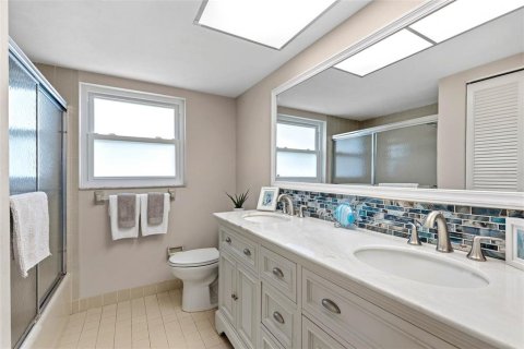 Villa ou maison à vendre à Palm Harbor, Floride: 2 chambres, 137.68 m2 № 2399419 - photo 19
