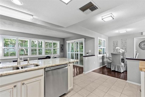 Villa ou maison à vendre à Palm Harbor, Floride: 2 chambres, 137.68 m2 № 2399419 - photo 10