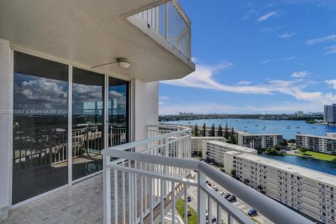 Купить кондоминиум в Авентура, Флорида 2 спальни, 149.11м2, № 1693808 - фото 1