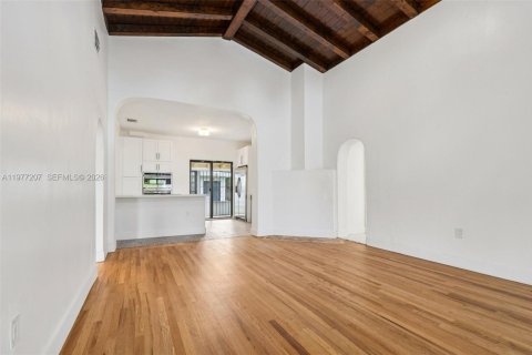 House in Miami, Florida 5 bedrooms, 206.8 sq.m. № 2040898 - photo 6