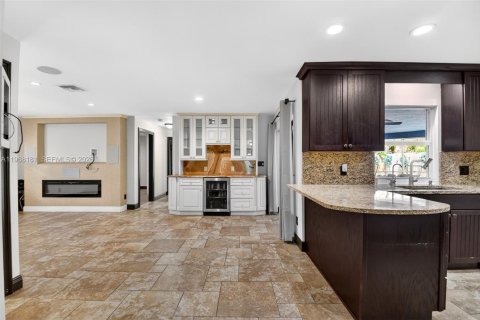 House in Wellington, Florida 3 bedrooms, 180.04 sq.m. № 2030839 - photo 13