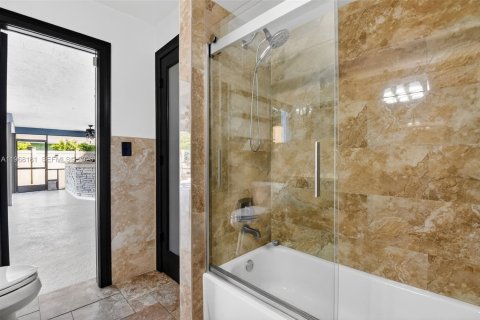 House in Wellington, Florida 3 bedrooms, 180.04 sq.m. № 2030839 - photo 22