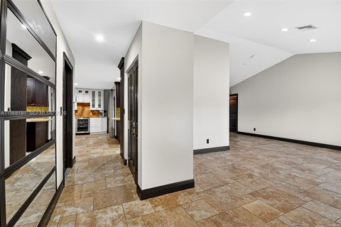 House in Wellington, Florida 3 bedrooms, 180.04 sq.m. № 2030839 - photo 5