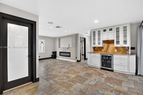 House in Wellington, Florida 3 bedrooms, 180.04 sq.m. № 2030839 - photo 15