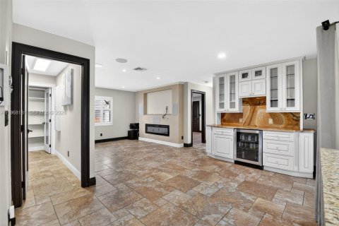 House in Wellington, Florida 3 bedrooms, 180.04 sq.m. № 2030839 - photo 14