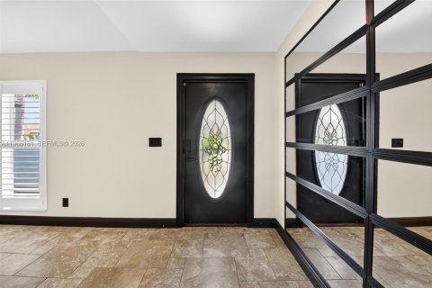 House in Wellington, Florida 3 bedrooms, 180.04 sq.m. № 2030839 - photo 6