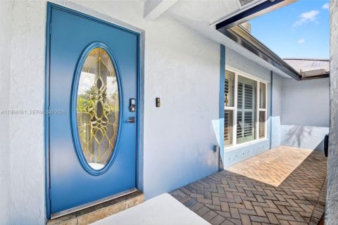 House in Wellington, Florida 3 bedrooms, 180.04 sq.m. № 2030839 - photo 4