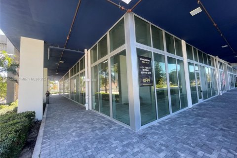 Propiedad comercial en venta en Aventura, Florida № 1859568 - foto 7