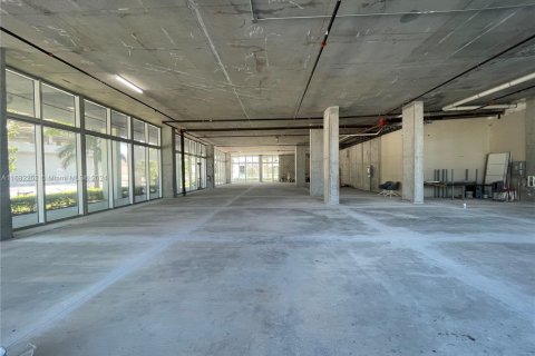 Propiedad comercial en venta en Aventura, Florida № 1859568 - foto 12