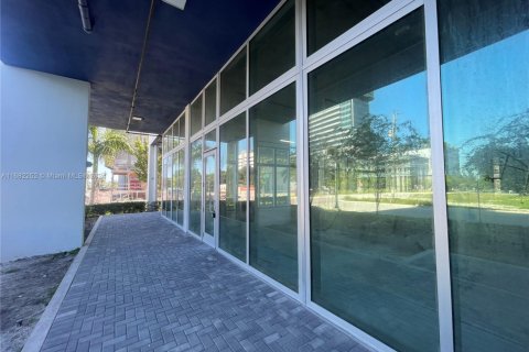 Propiedad comercial en venta en Aventura, Florida № 1859568 - foto 10
