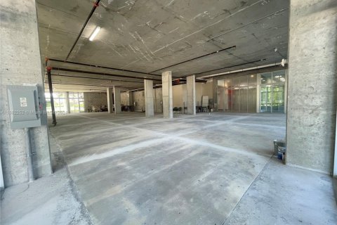 Propiedad comercial en venta en Aventura, Florida № 1859568 - foto 9