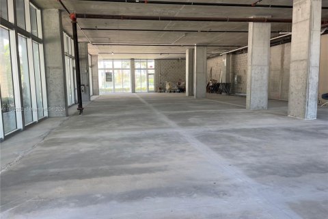 Propiedad comercial en venta en Aventura, Florida № 1859568 - foto 6