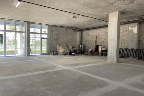 Propiedad comercial en venta en Aventura, Florida № 1859568 - foto 5