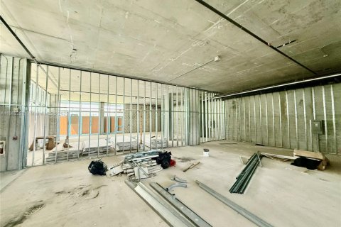 Propiedad comercial en venta en Aventura, Florida № 1859568 - foto 18