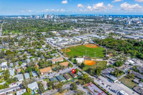 Propiedad comercial en venta en Fort Lauderdale, Florida, 157.56 m2 № 1860314 - foto 19