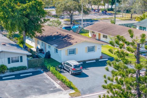 Propiedad comercial en venta en Fort Lauderdale, Florida, 157.56 m2 № 1860314 - foto 4