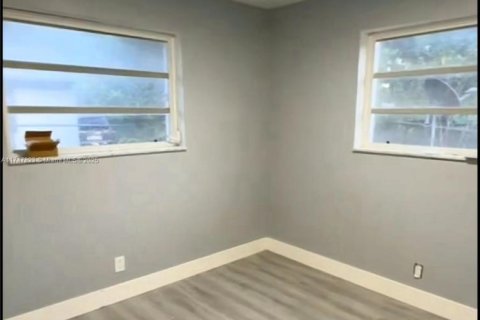 Propiedad comercial en venta en Fort Lauderdale, Florida, 157.56 m2 № 1860314 - foto 9