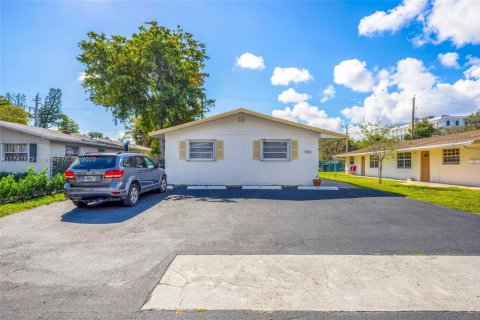 Propiedad comercial en venta en Fort Lauderdale, Florida, 157.56 m2 № 1860314 - foto 2