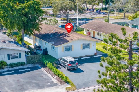 Propiedad comercial en venta en Fort Lauderdale, Florida, 157.56 m2 № 1860314 - foto 14